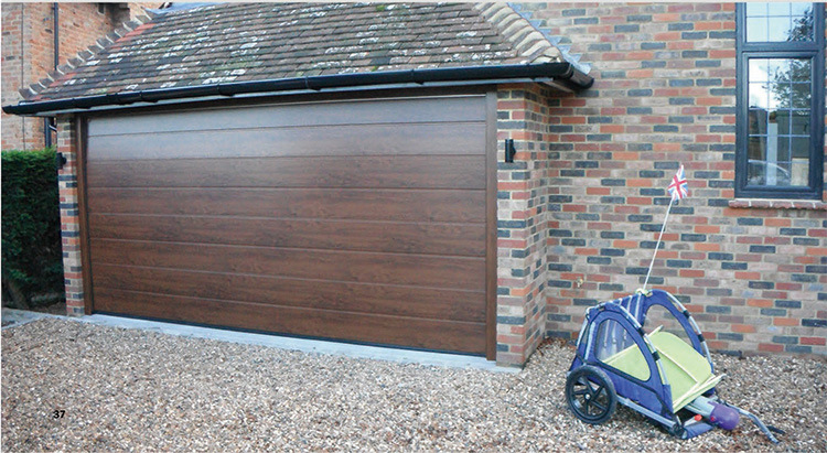 单条纹车库门 单条纹车库门