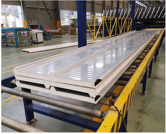 聚氨酯彩钢屋面板厂家 聚氨酯彩钢屋面板厂家